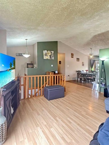 61 Blueberry Dive, Whitecourt, AB 