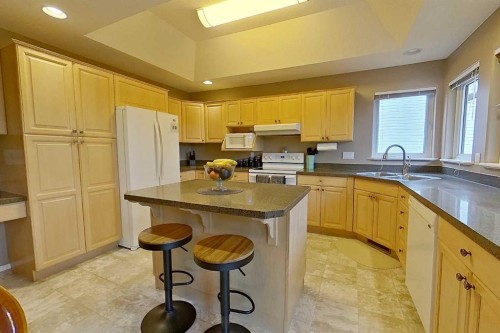 2904 45 Avenue, Athabasca, AB - Indoor Photo Showing Kitchen With Double Sink