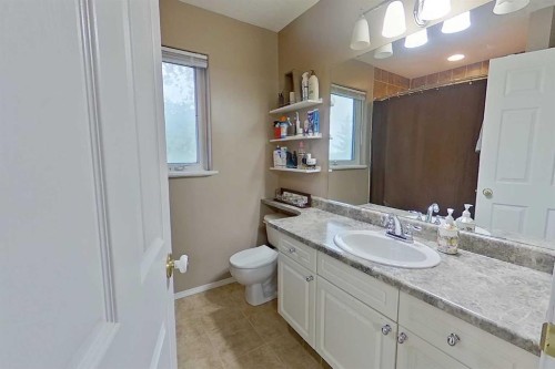 2904 45 Avenue, Athabasca, AB - Indoor Photo Showing Bathroom