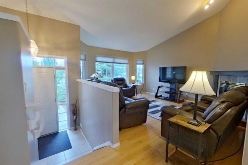 2904 45 Avenue, Athabasca, AB - Indoor Photo Showing Living Room