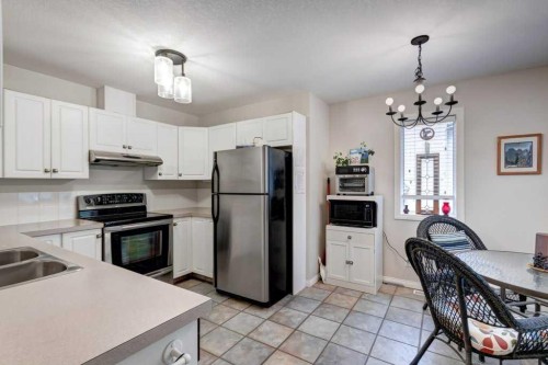 8-125 Cave Avenue, Banff, AB 
