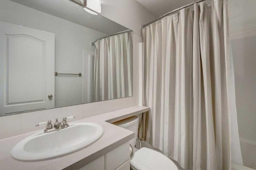 8-125 Cave Avenue, Banff, AB 