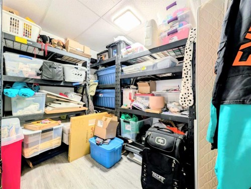 1100 10 Avenue Se, Slave Lake, AB - Indoor With Storage
