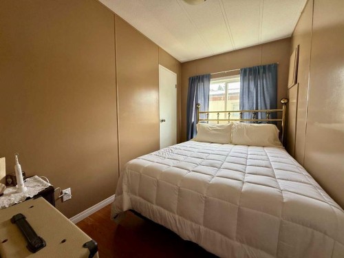 19 Sunset Crescent, Swan Hills, AB - Indoor Photo Showing Bedroom