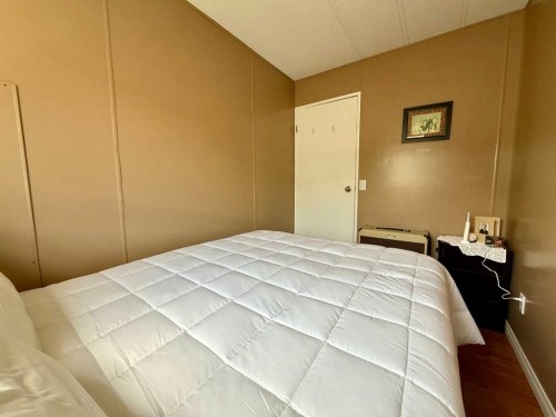 19 Sunset Crescent, Swan Hills, AB - Indoor Photo Showing Bedroom