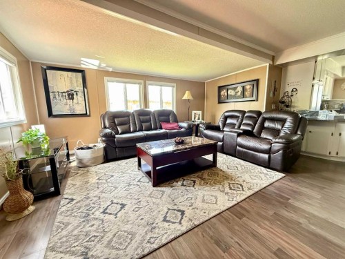 19 Sunset Crescent, Swan Hills, AB - Indoor Photo Showing Living Room