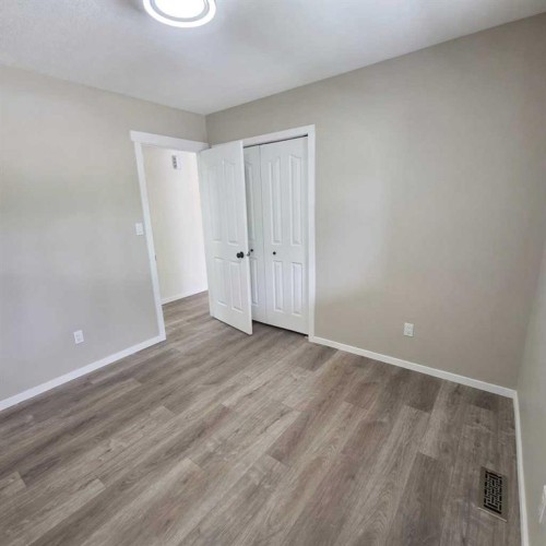 5108 18 Avenue, Edson, AB - Indoor Photo Showing Other Room