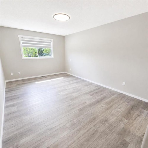 5108 18 Avenue, Edson, AB - Indoor Photo Showing Other Room
