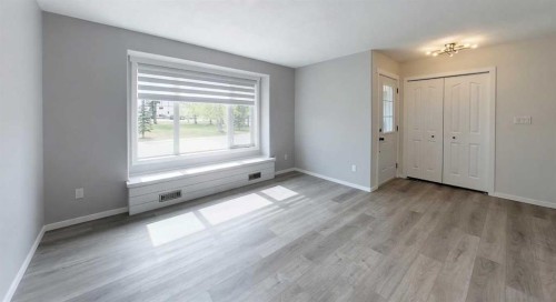 5108 18 Avenue, Edson, AB - Indoor Photo Showing Other Room