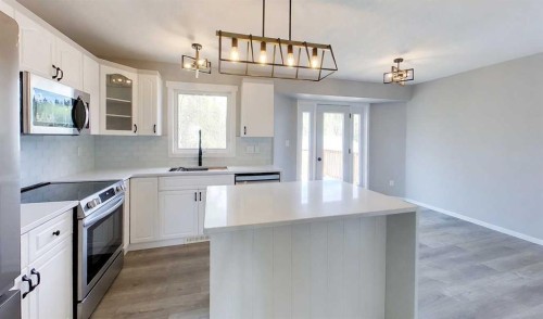 5108 18 Avenue, Edson, AB - Indoor Photo Showing Kitchen With Upgraded Kitchen