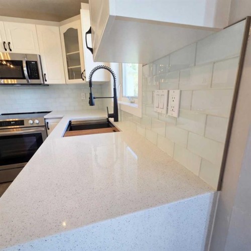 5108 18 Avenue, Edson, AB - Indoor Photo Showing Kitchen With Upgraded Kitchen