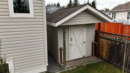 6117 11Th Avenue, Edson, AB 