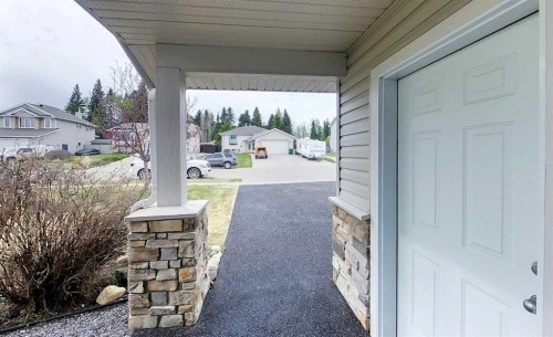 6117 11Th Avenue, Edson, AB 