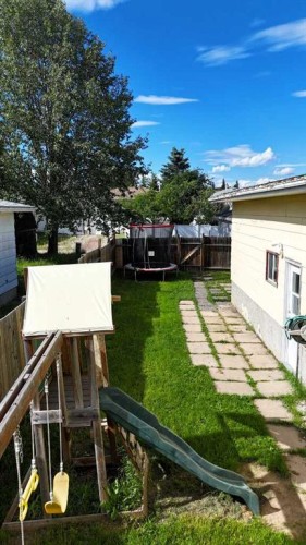 5704 Westhaven Drive, Edson, AB - Outdoor