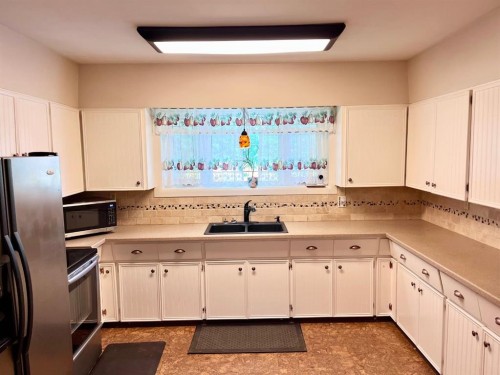 115 Poboktan Road, Hinton, AB 