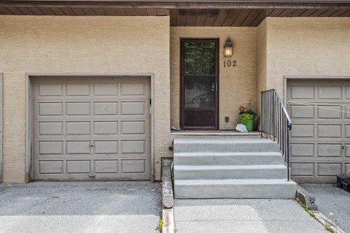 102-200 Three Sisters Drive, Canmore, AB 