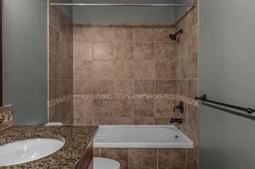 202-75 Dyrgas Gate, Canmore, AB - Indoor Photo Showing Bathroom