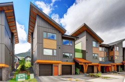 304G-209 Stewart Creek Rise Canmore, AB T1W 0N9