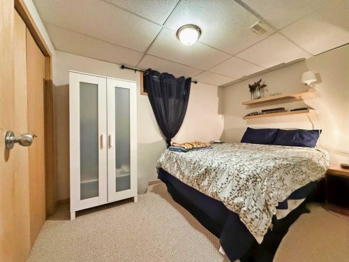1109 56 Street, Edson, AB - Indoor Photo Showing Bedroom