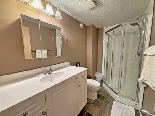 1109 56 Street, Edson, AB - Indoor Photo Showing Bathroom