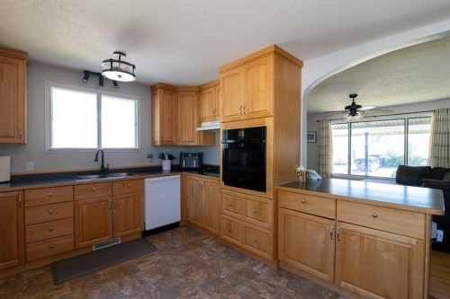 5320 12 Avenue, Edson, AB - Indoor Photo Showing Kitchen With Double Sink
