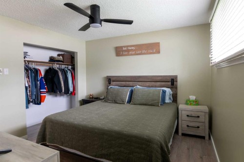 5320 12 Avenue, Edson, AB - Indoor Photo Showing Bedroom