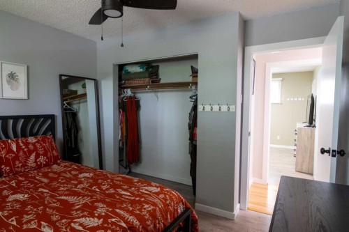 5320 12 Avenue, Edson, AB - Indoor Photo Showing Bedroom