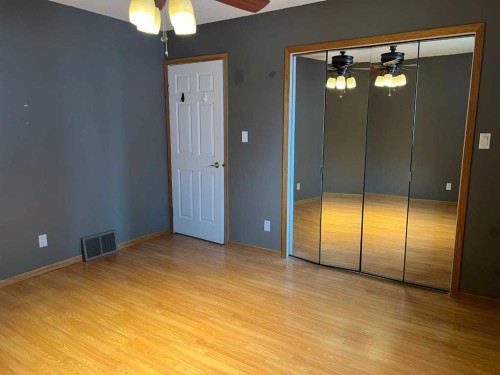 307 8 Avenue, Fox Creek, AB 
