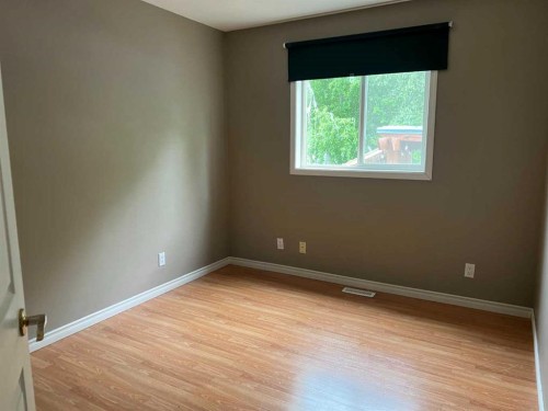 307 8 Avenue, Fox Creek, AB 