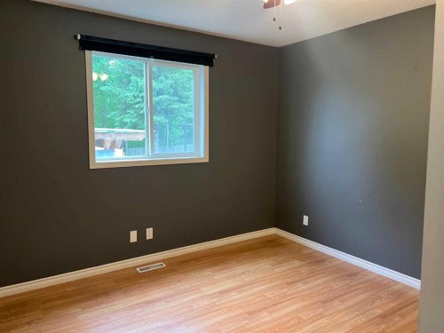 307 8 Avenue, Fox Creek, AB 