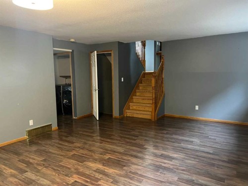307 8 Avenue, Fox Creek, AB 