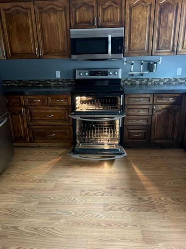 307 8 Avenue, Fox Creek, AB 