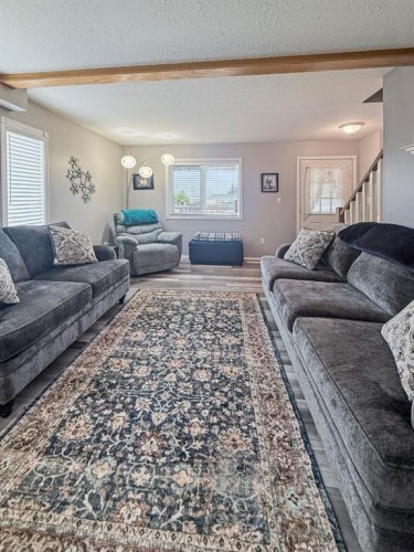 4305 47 Ave, Mayerthorpe, AB 