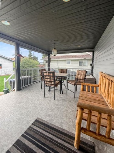 4305 47 Ave, Mayerthorpe, AB 