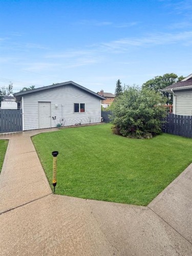4305 47 Ave, Mayerthorpe, AB 