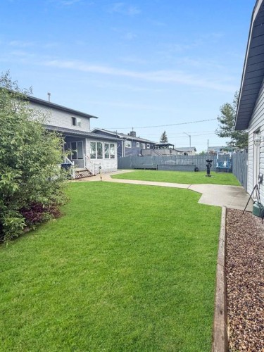 4305 47 Ave, Mayerthorpe, AB 