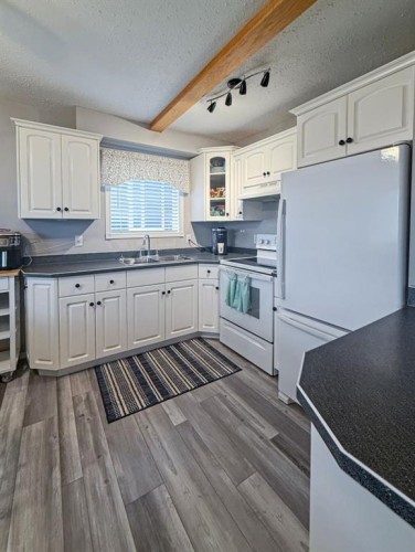 4305 47 Ave, Mayerthorpe, AB 