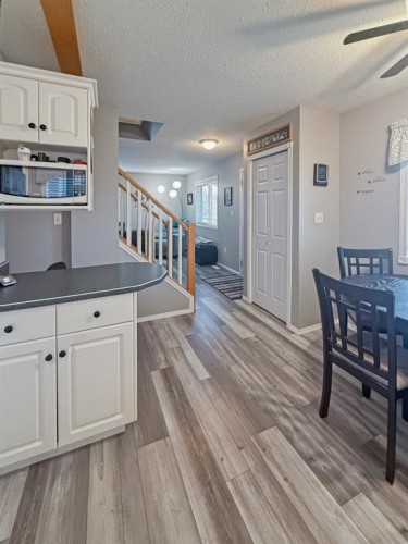 4305 47 Ave, Mayerthorpe, AB 