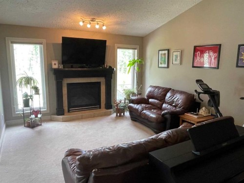 18 Park Point, Whitecourt, AB 