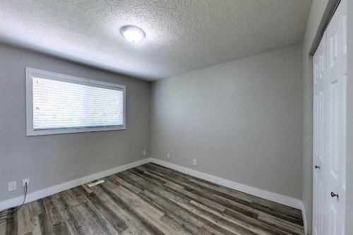 5737 9 Avenue, Edson, AB 