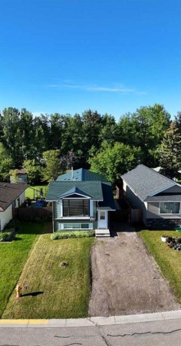5737 9 Avenue, Edson, AB 