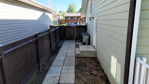 5737 9 Avenue, Edson, AB 