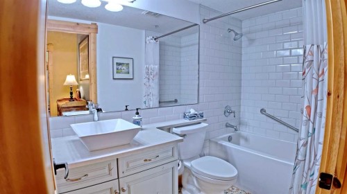 107-175 Crossbow Place, Canmore, AB 