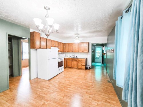 5013 51 Street, Peers, AB - Indoor Photo Showing Kitchen