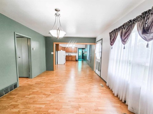5013 51 Street, Peers, AB - Indoor Photo Showing Other Room
