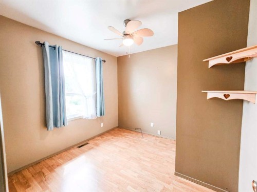 5013 51 Street, Peers, AB - Indoor Photo Showing Other Room