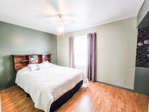 5013 51 Street, Peers, AB - Indoor Photo Showing Bedroom