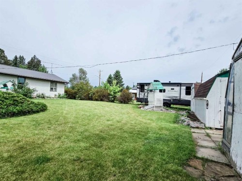 5013 51 Street, Peers, AB - Outdoor