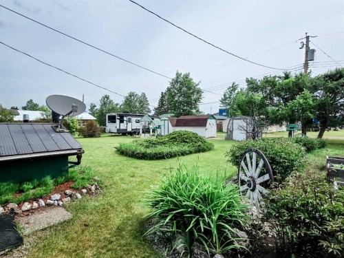 5013 51 Street, Peers, AB - Outdoor