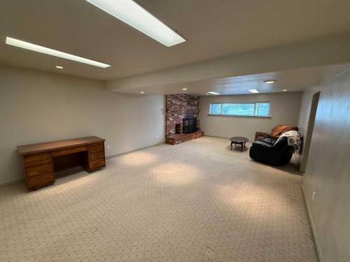 481 Mountain Street, Hinton, AB 